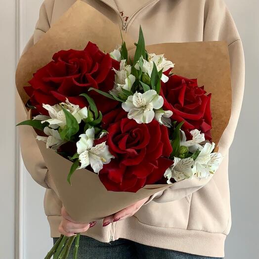 Французские розы и белая Альстромерия 