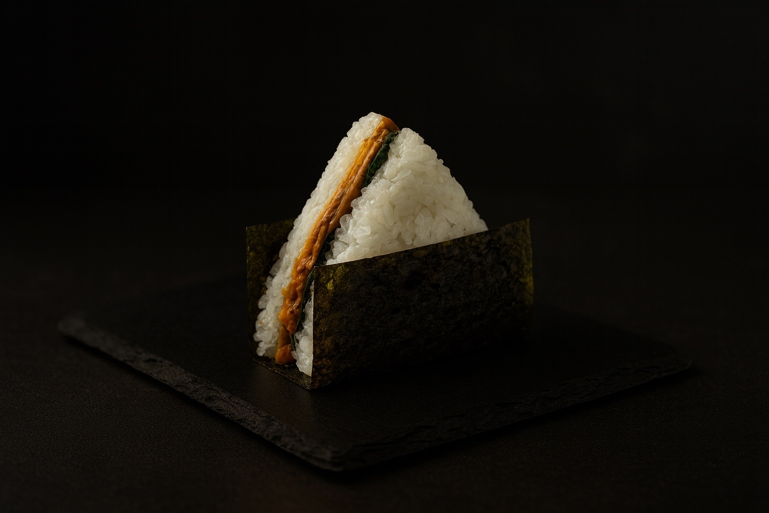 Онигири спайси угорь