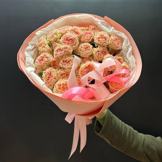 Букет из кустовых роз