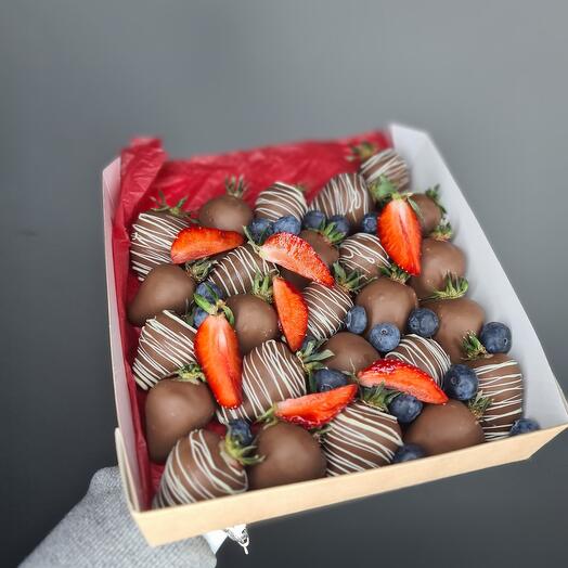 Клубника в шоколаде,вкусно