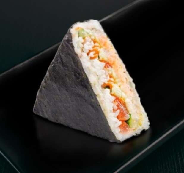 Онигири спайси лосось