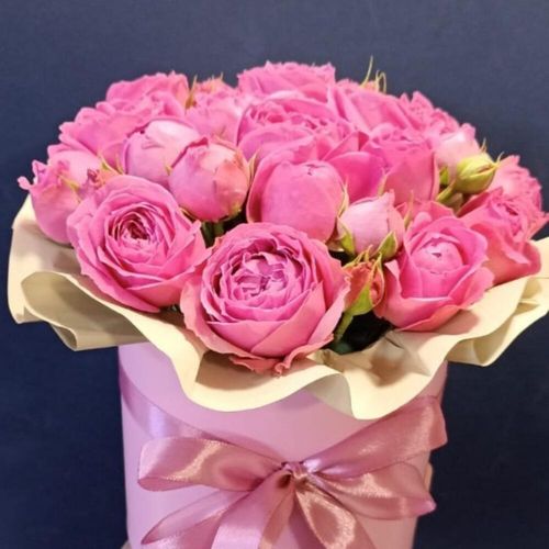 Коробка кустовых пионовидных роз