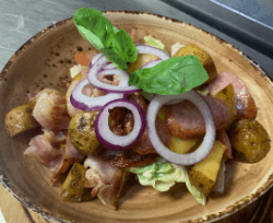 Теплый салат с бюргерскими колбасками