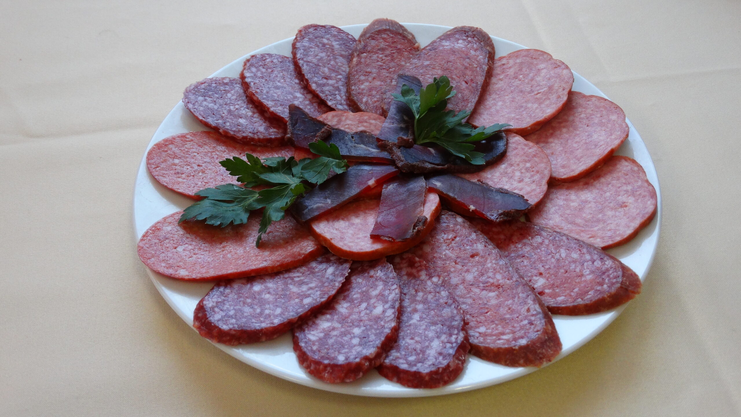 Колбасная нарезка