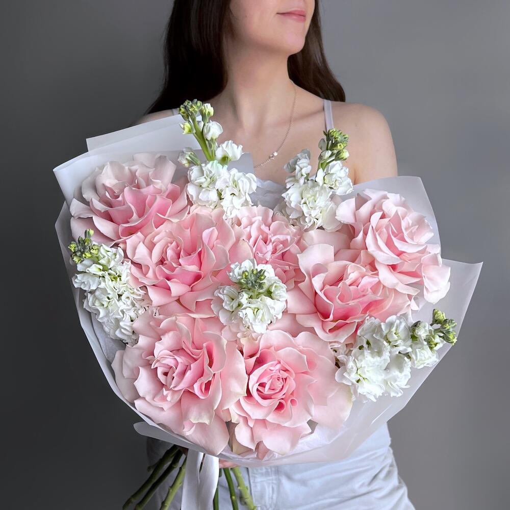 Букет розовая французская роза и маттиола