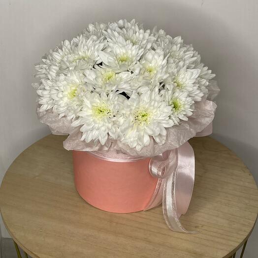 Шляпная коробка с хризантемой