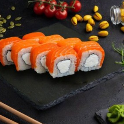 Филадельфия суши с императорским лососем
