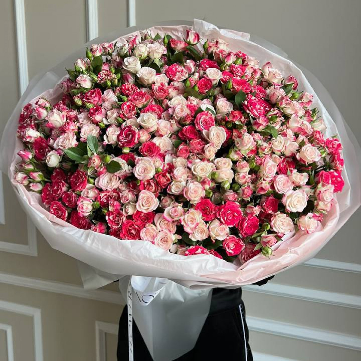 Букет из кустовых роз Артикул: 2705