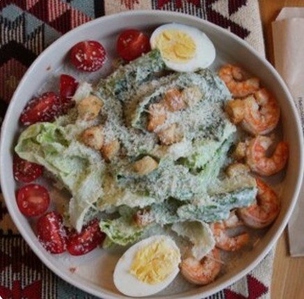 Салат Цезарь с креветками