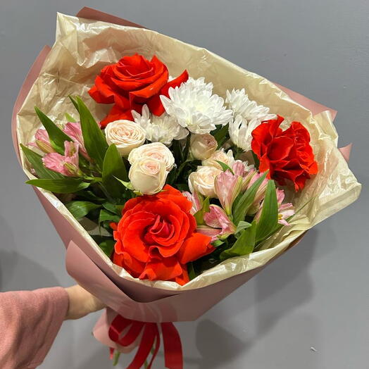 Сборный букет с французскими розами