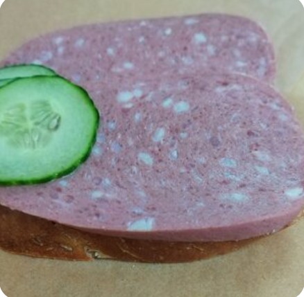 Бутерброд с колбасой