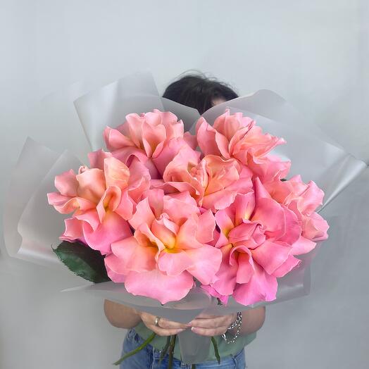 Французские розы в монобукете, 7 крупных ажурных роз, букет Персики