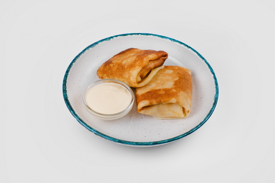 Блинчики с мясом и сметаной