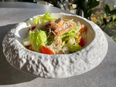 Цезарь с куриным попкорном