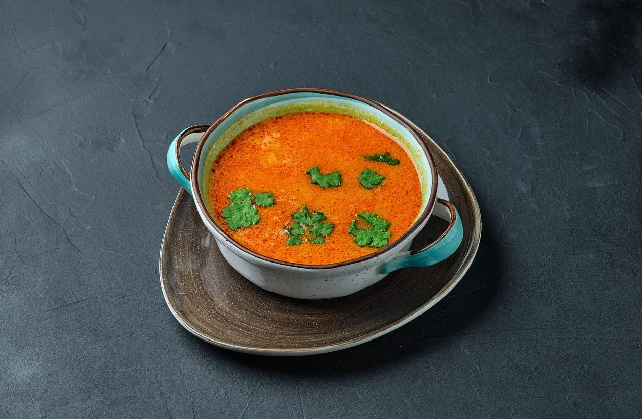 Тайский суп на местный лад