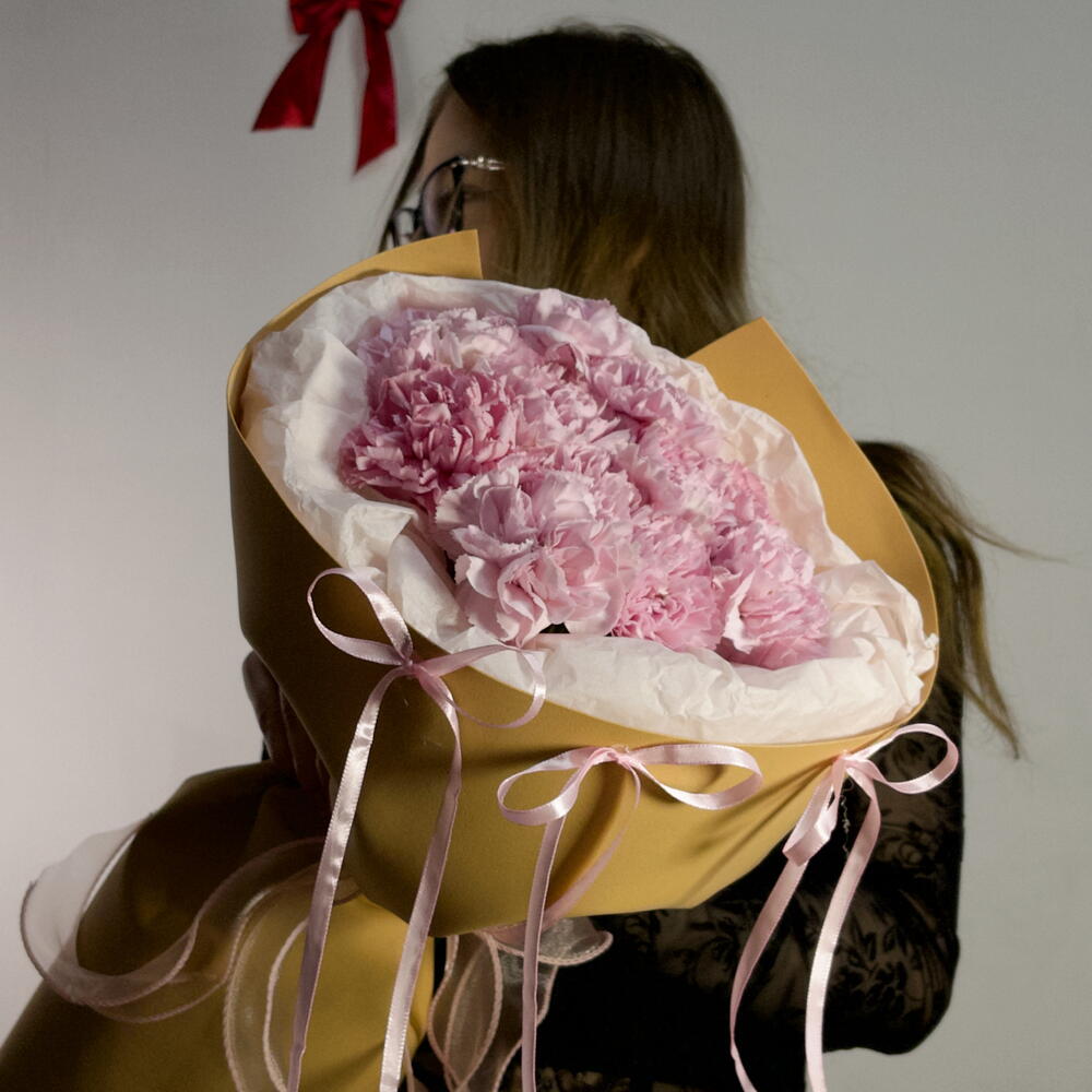 Букет, словно рожок мороженого: диантусы