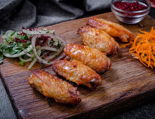 Шашлык из куриных крылышек, 100 гр.