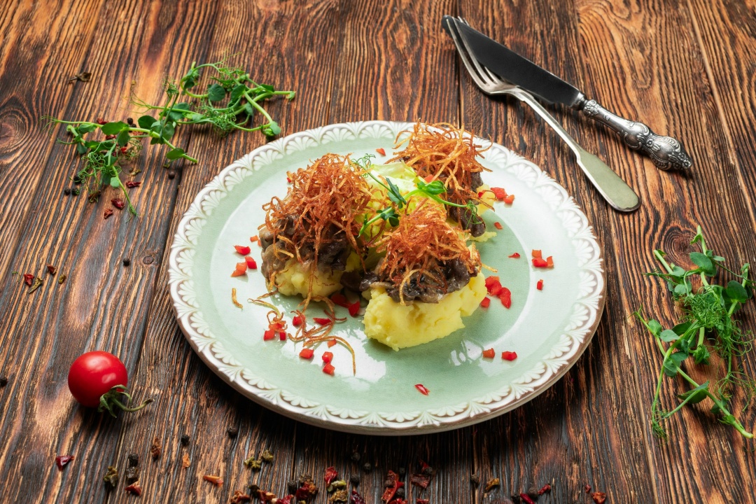 Бефстроганов с картофельным пюре