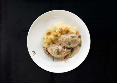 Котлетки из кролика под грибным соусом