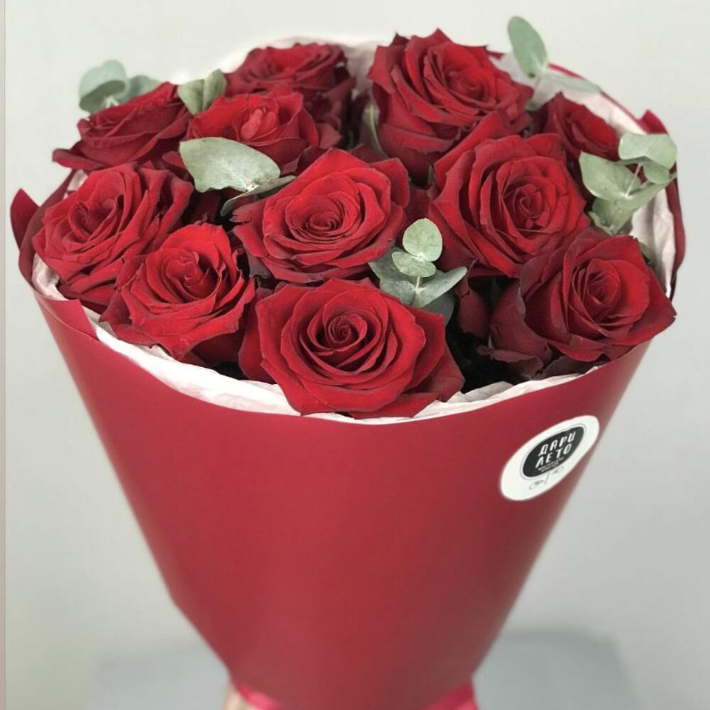 11 Роз с эвкалиптом