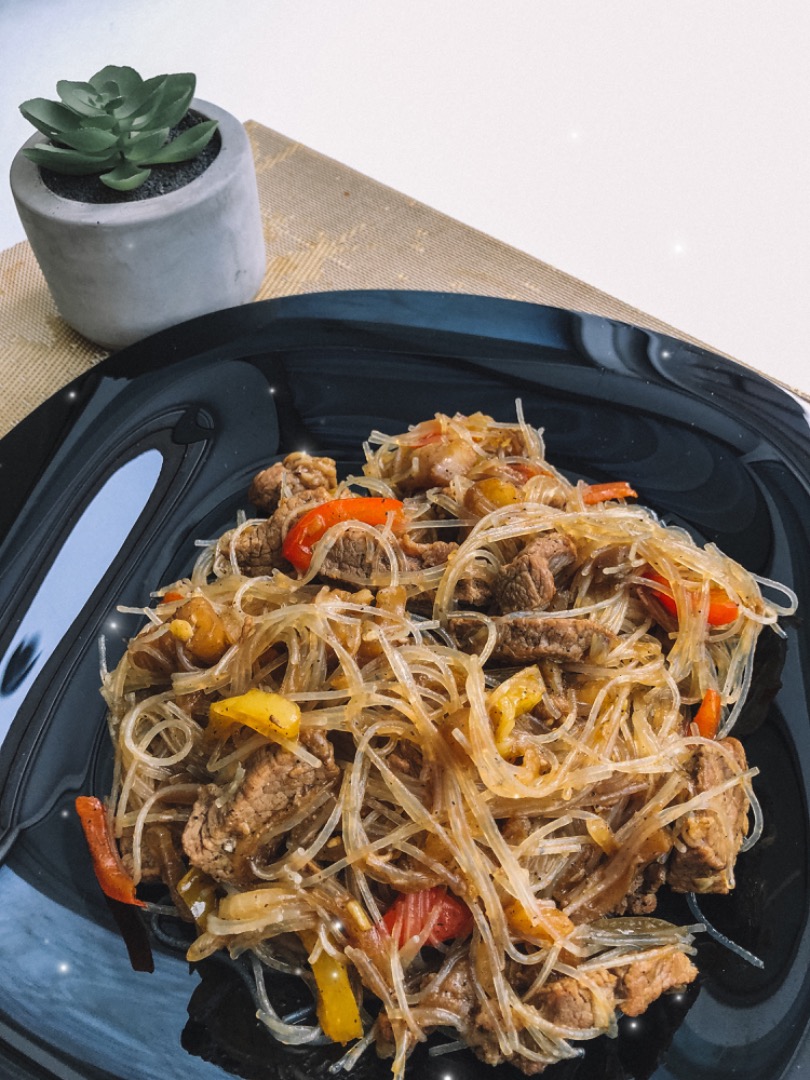 Фунчоза с томлёной говядиной