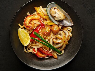 Лапша с морепродуктами 