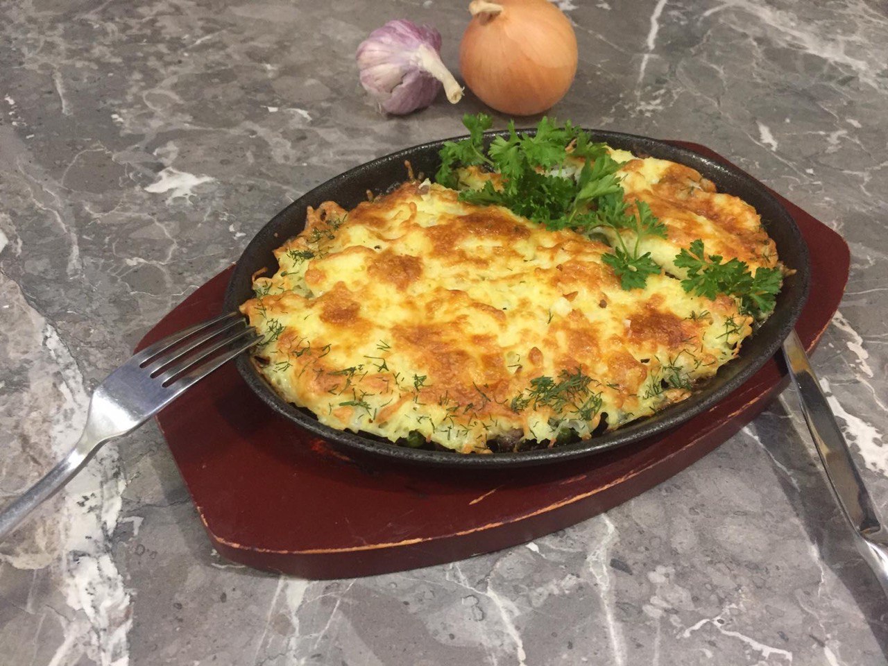 Сковородка с норвежской форелью
