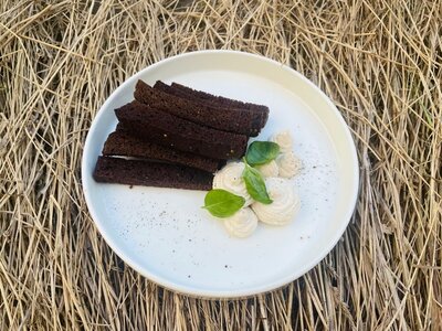 Гренки с куриным паштетом