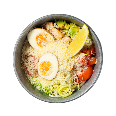 Салат с авокадо, с курицей и беконом