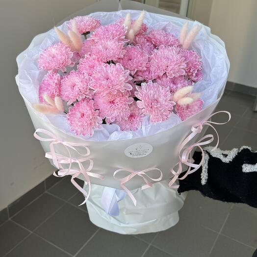 Букет из хризантем кустовых малиновые