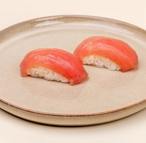 Суши с тунцом