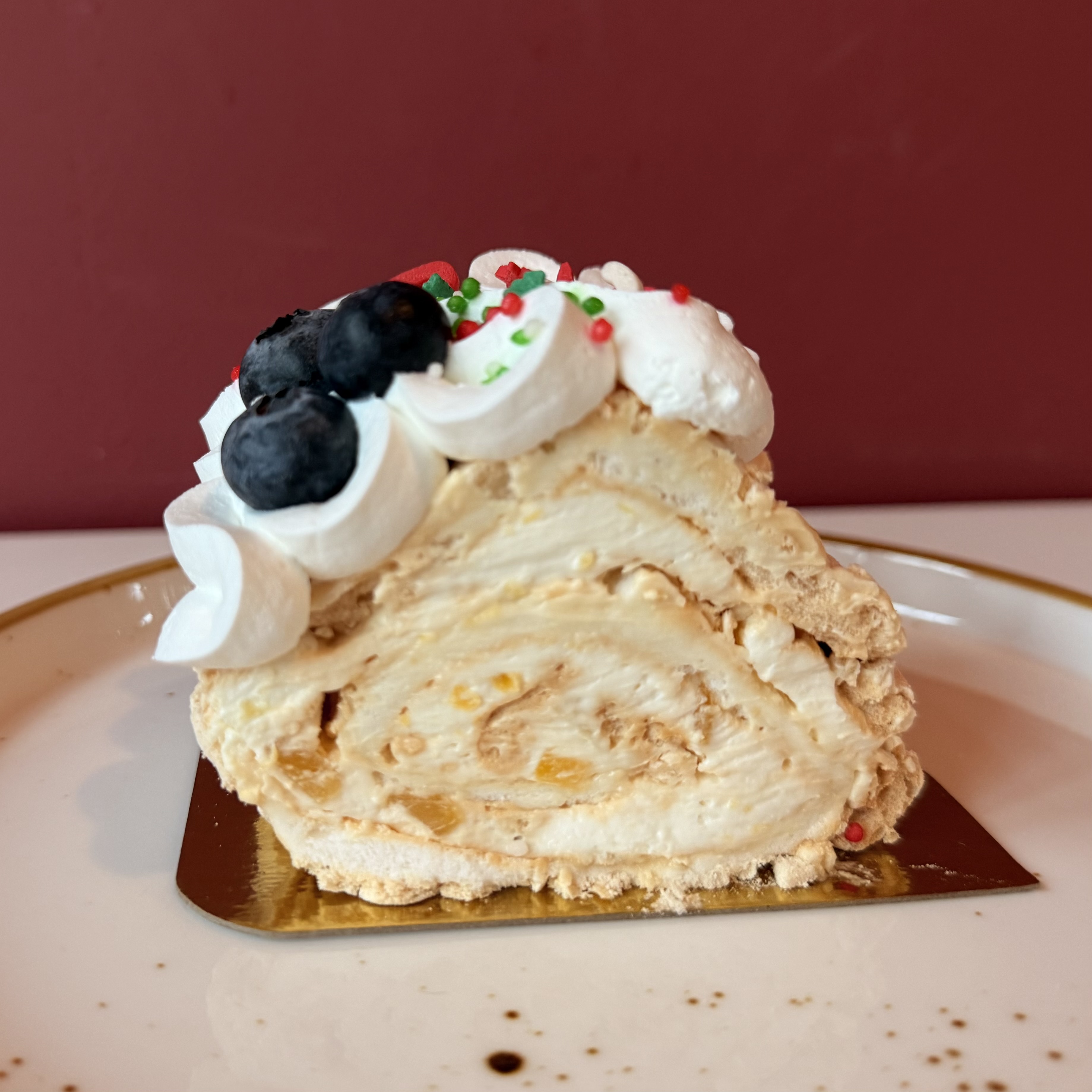 Меренговый рулет