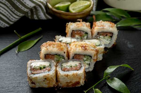 Ролл Бонито с угрем