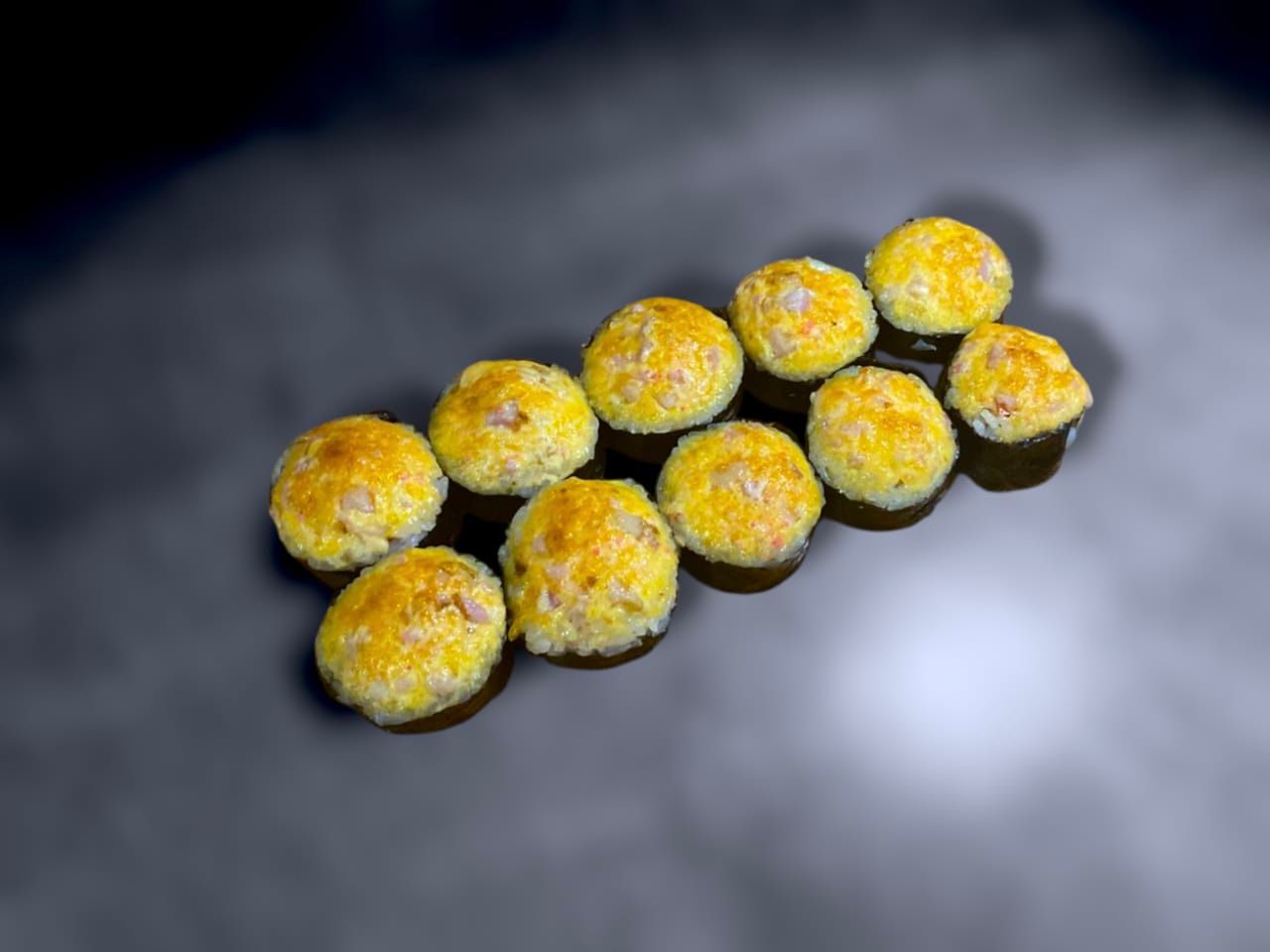 Запеченный ролл с курицей и беконом