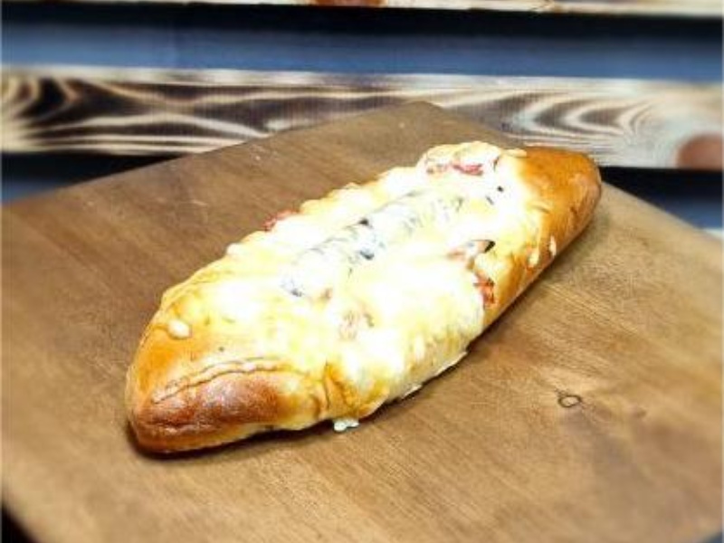 Багет с охотничьей колбаской