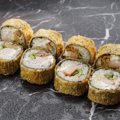 Жаренный ролл с курицей