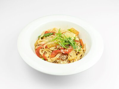 Wok со свининой и ананасом
