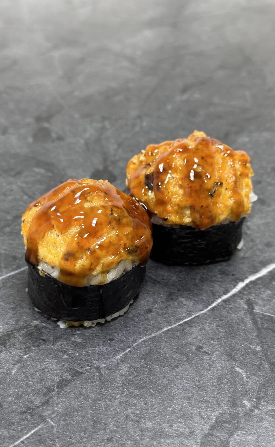 Запеченный ролл с мидиями