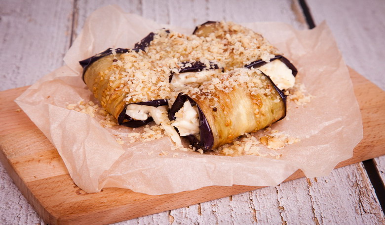 Баклажанные рулетики