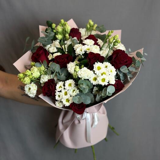 Букет с хризантемой и розой