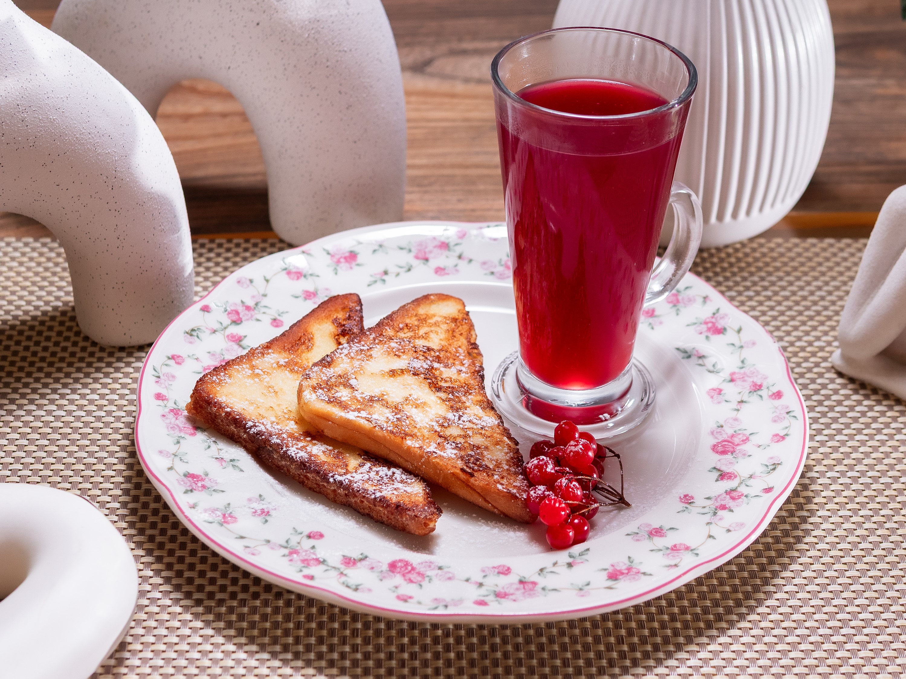 Ягодный кисель с гренками