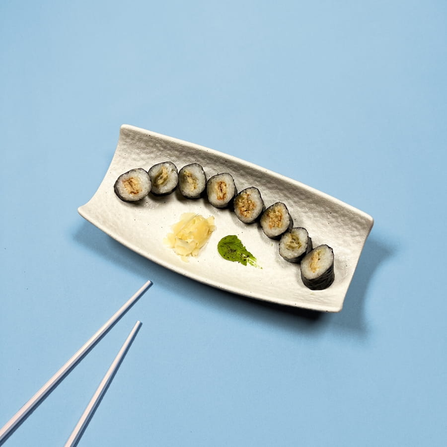 Маки с угрем