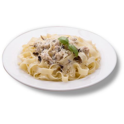 Паста с курицей и грибами .