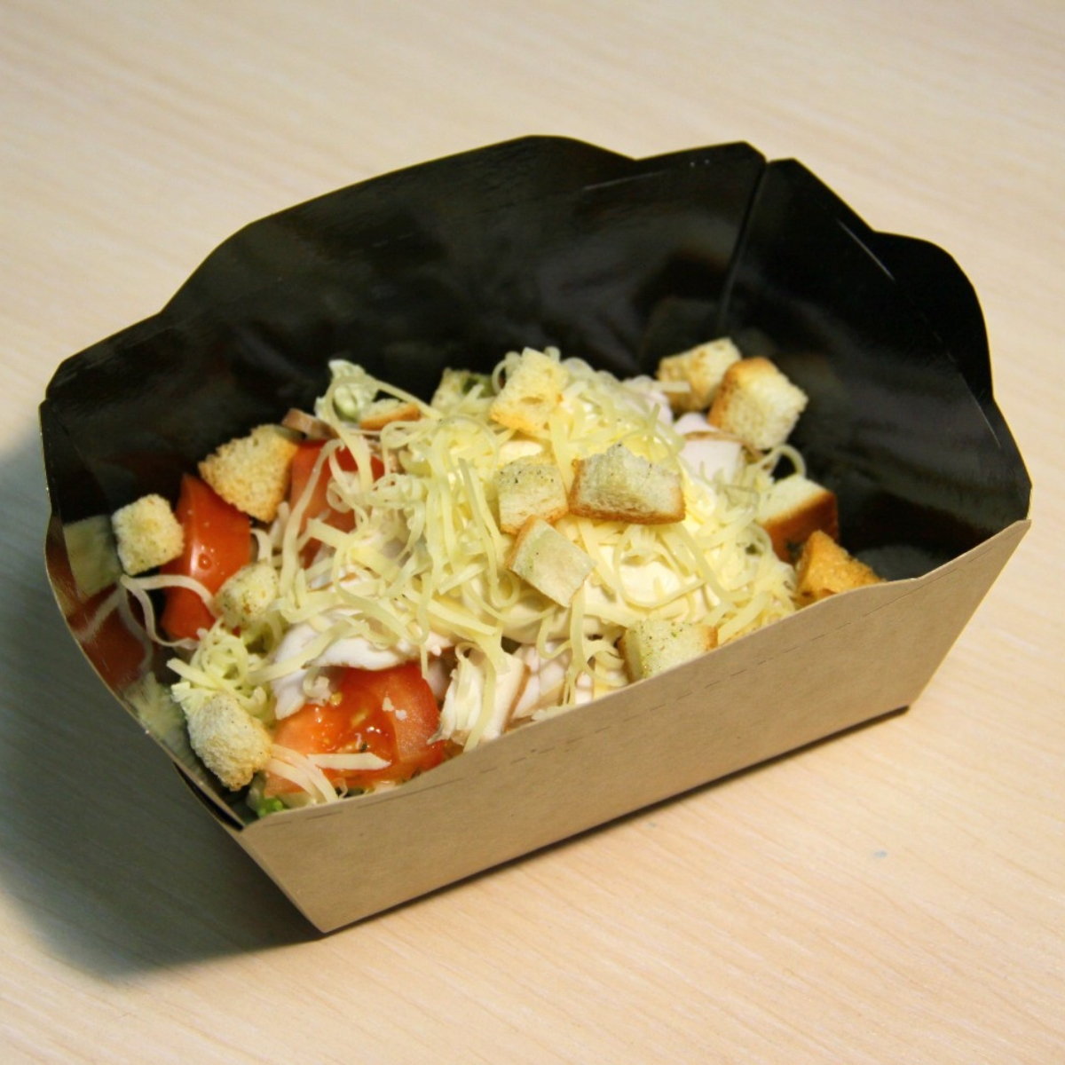 Цезарь с куриной грудкой по-домашнему