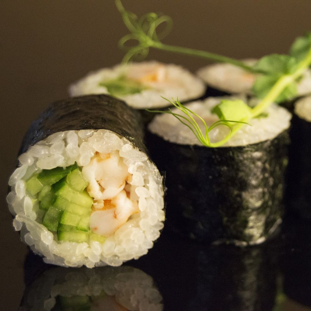 Маки креветка огурец