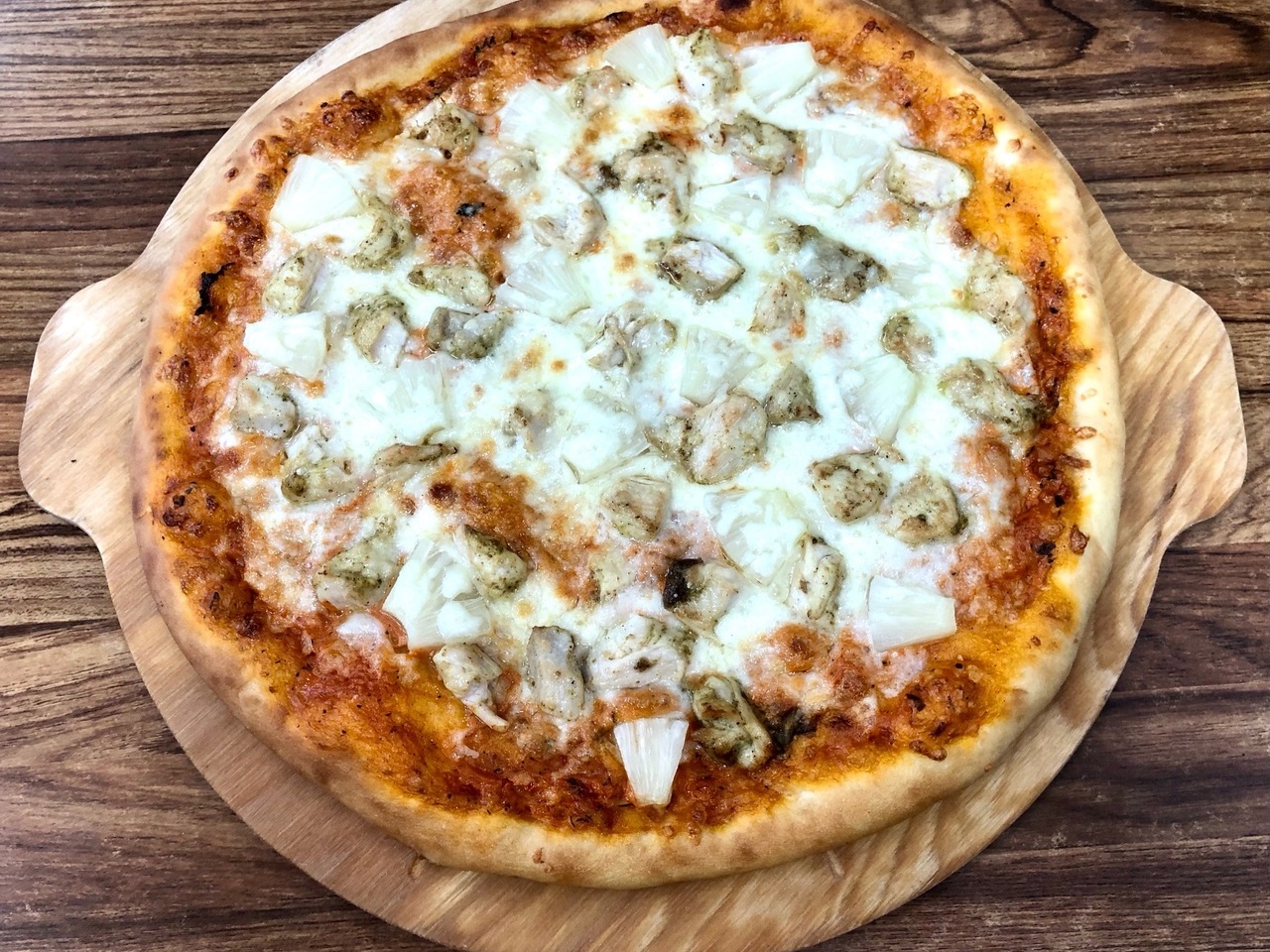 Курица с ананасами
