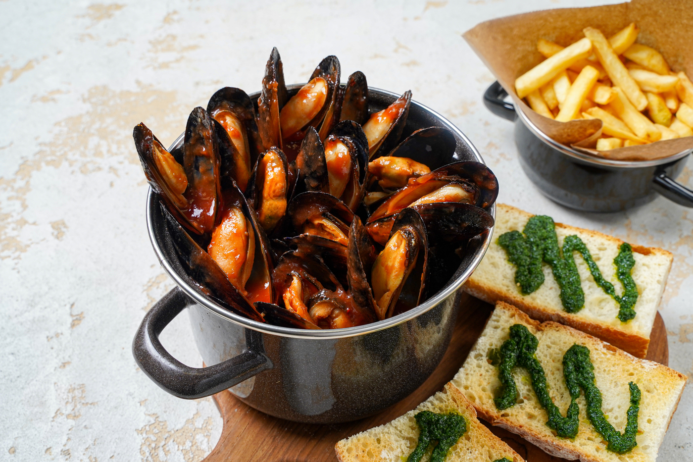 Мидии в томатном соусе