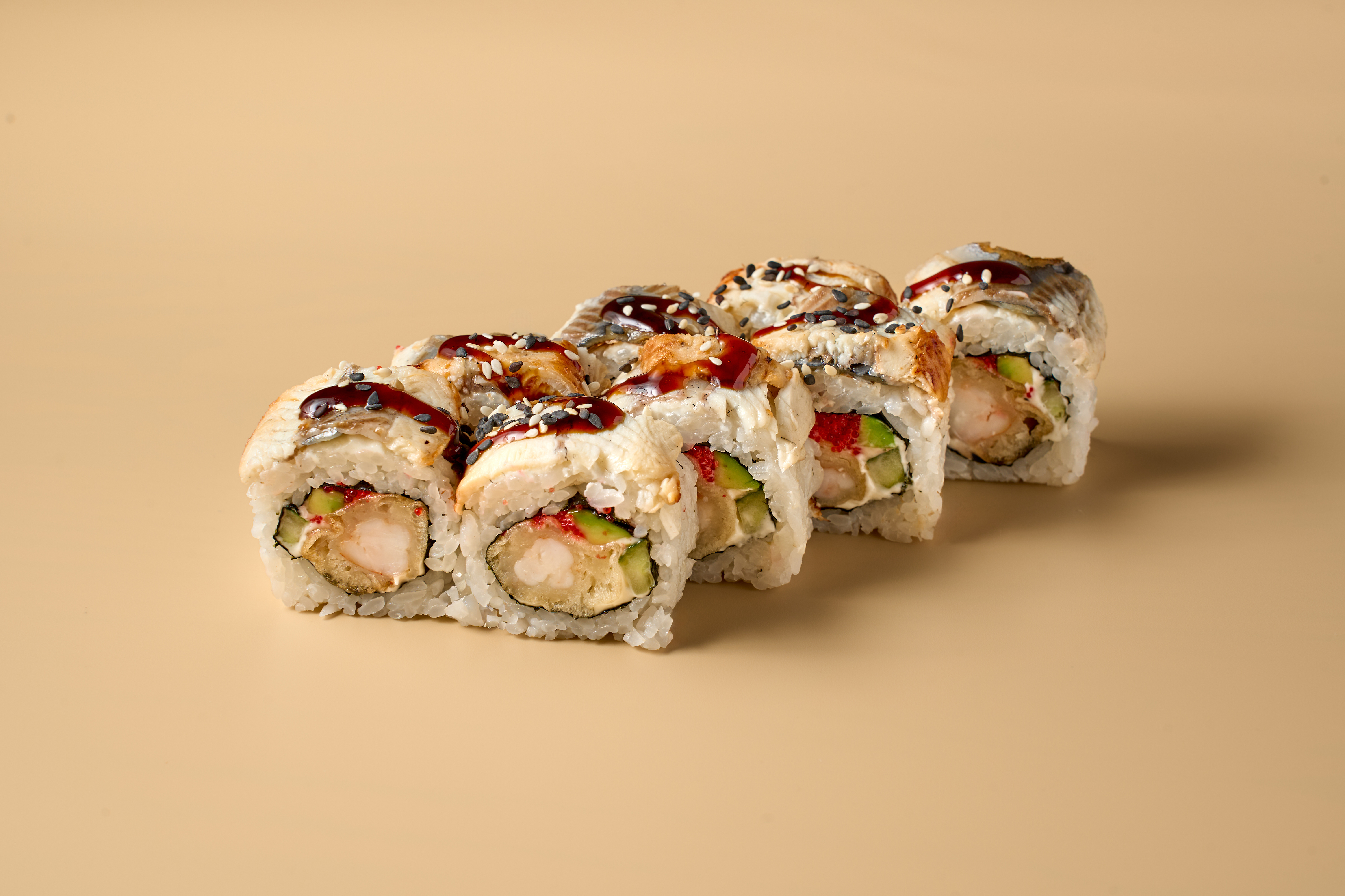 Фирменный ролл Манеки