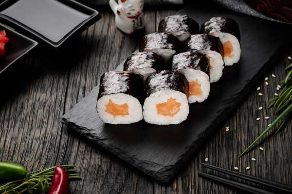 Ролл Маки Лосось