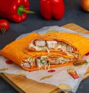 Шаурма с курицей в сырном лаваше